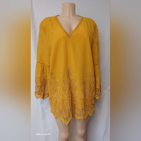 CHICO,S Size 3X Yellow Lace Trim Women's Top - Picture 4 of 12